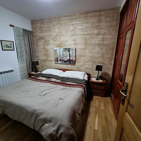 Villa Diana Apartments Szkopje Szoba fotó