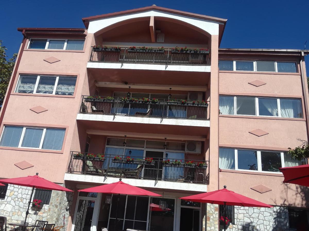 Villa Diana Apartments Szkopje Kültér fotó